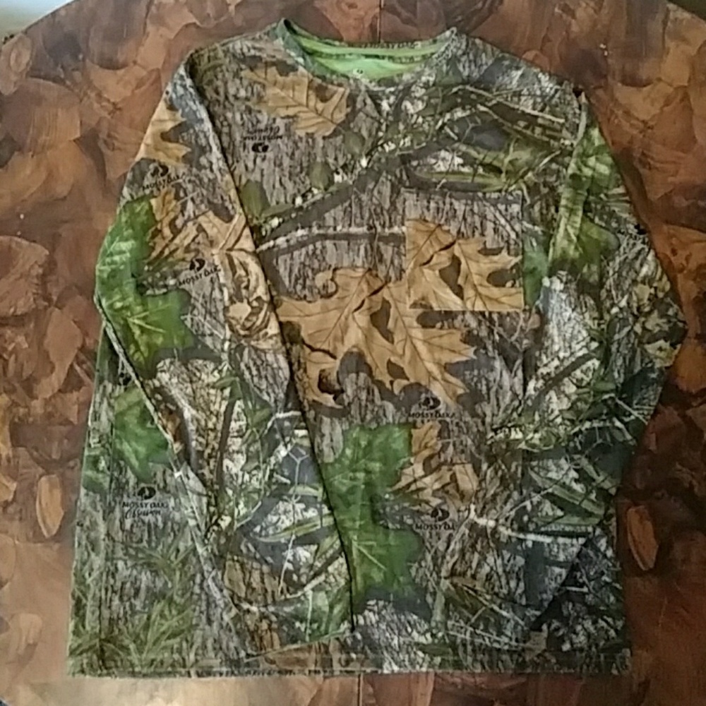 Mossy Oak long sleeve pocket tee